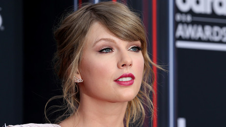 FILE PHOTO: Singer Taylor Swift © Reuters / Steve Marcus