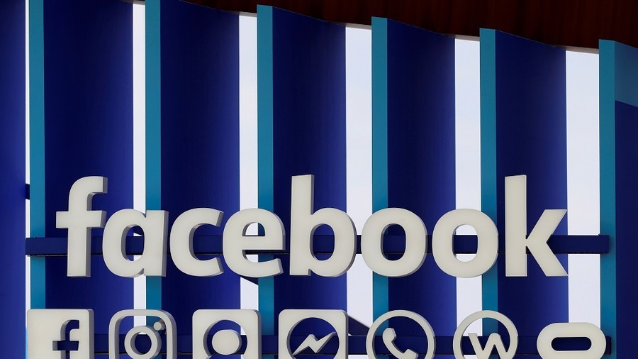Facebook down Social network goes dark — RT USA News