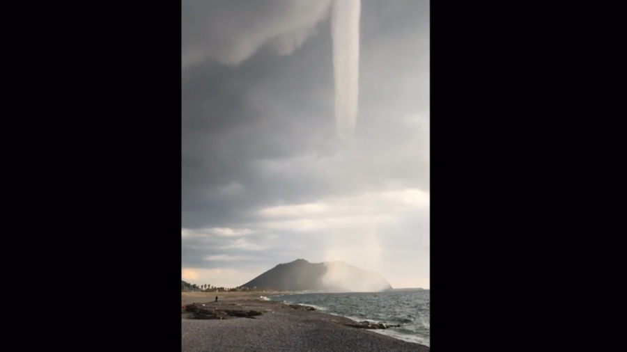 Terrifying twin tornado touchdown in Turkey caught on camera (VIDEOS