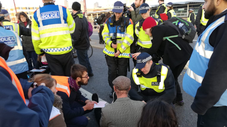 85 arrested as ‘Extinction Rebellion’ protest blocks major London bridges (PHOTOS, VIDEO)