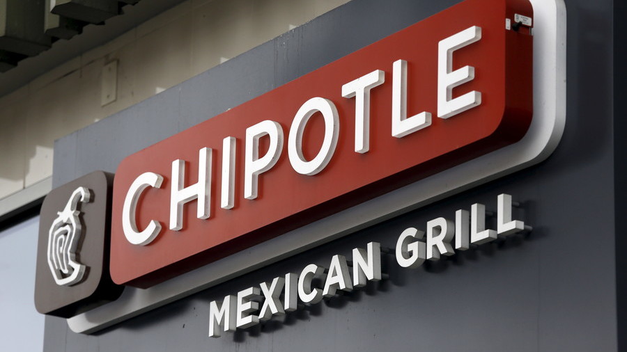 viral clip sees chipotle manager fired for accusing black diners
