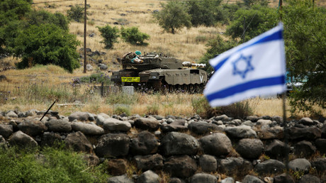 FILE PHOTO: An Israeli tank in the occupied Golan Heights © Reuters / Amir Cohen