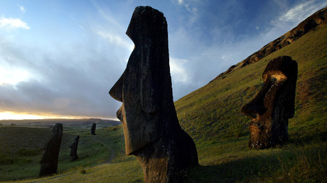 "Moai" statues, Easter Island © Reuters / Carlos Barria