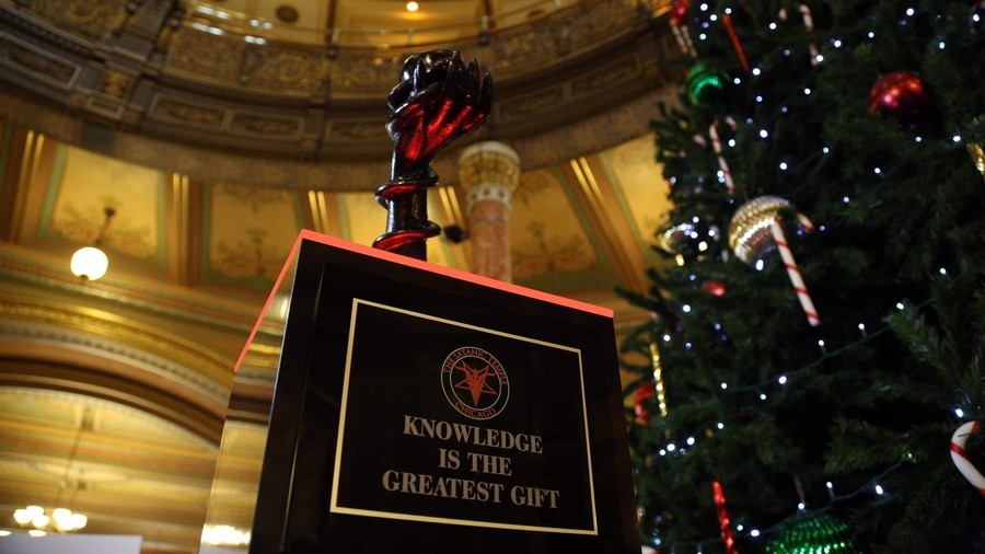 âBringing Satan to Springfield!â Satanic Christmas monument erected in Illinois statehouse