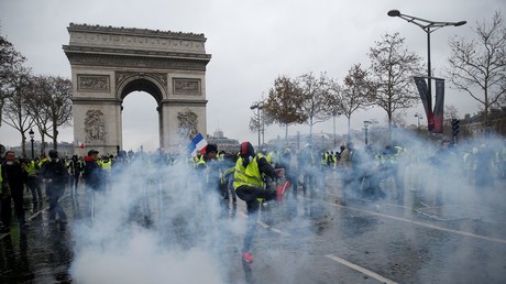 Paris warns radicals are trying to exploit Yellow Vests & overthrow the government