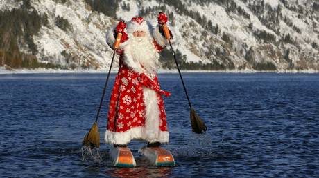 Russians ask Father Frost for good health & peace, not money, in 2019