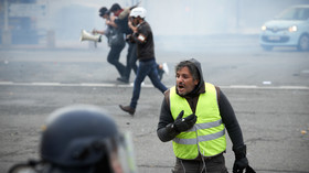 France goes yellow