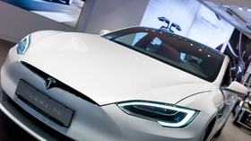 Safety third: Tesla spontaneously combusts – twice (VIDEO)