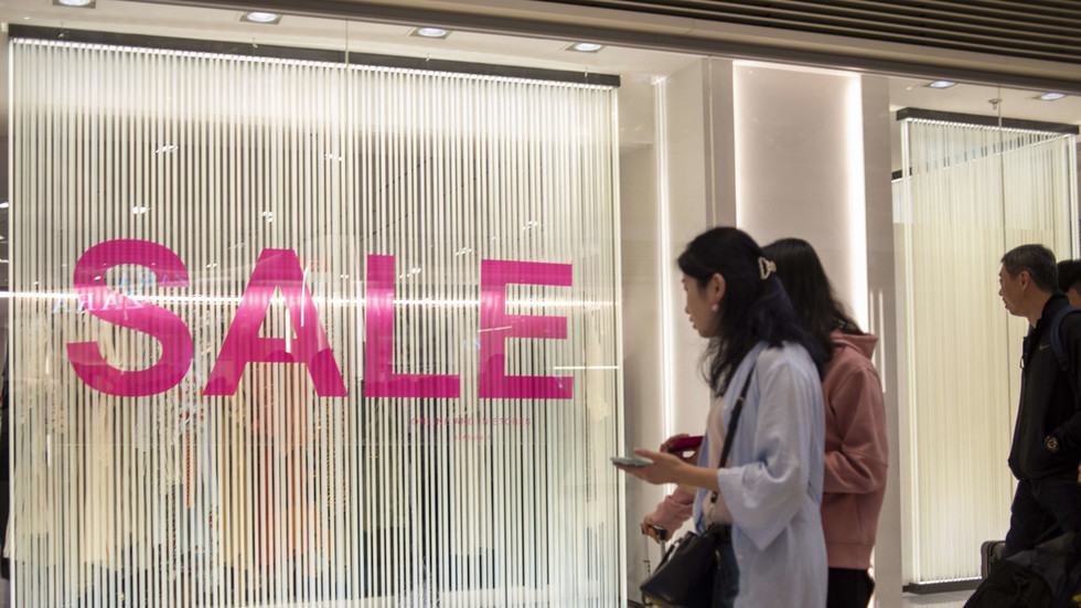 Not worth it? Chinese resellers cut iPhone prices after Apple bombshell warning