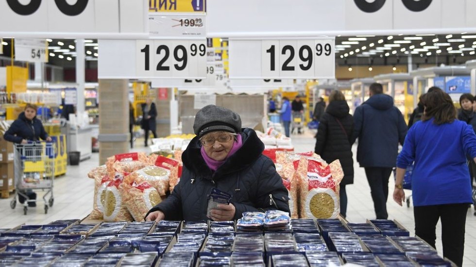 More than half of Russians want government to resign over growing prices – poll