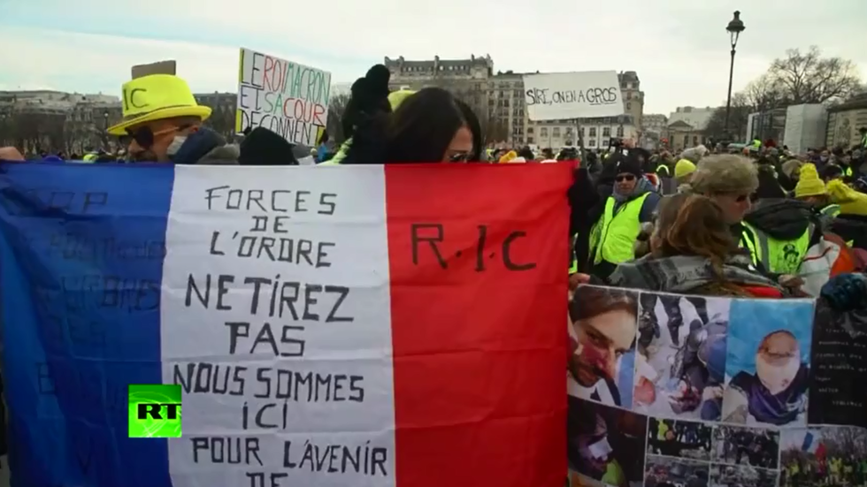 1000s Of Police On Guard As Yellow Vests Hit Streets In