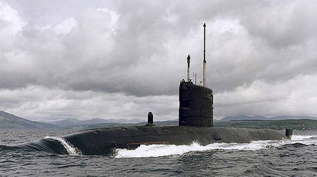 FILE PHOTO: HMS Sceptre on the Clyde in Scotland © Reuters / Mick Storey / Royal Navy MD