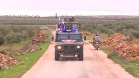 Russian military police begin patrolling Syria’s Manbij area (VIDEO)