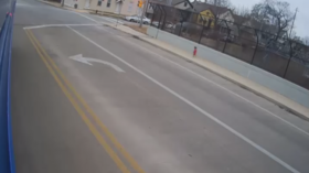 US bus driver rushes to rescue lost toddler from wintry freeway overpass (DRAMATIC VIDEO)