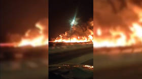 Apocalyptic blaze stuns motorists at highway outside Moscow (VIDEO)