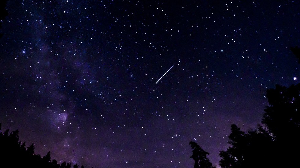 Bright fireball over Venezuela caught on video, prompt "meteor" suggestions