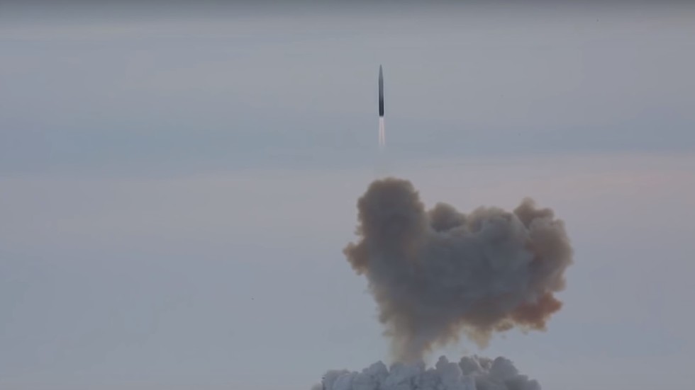 Putin: Building Avangard hypersonic glider was like launching world’s 1st artificial satellite item-thumbnail