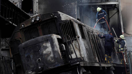 Emergency services at the scene of the Cairo train fire on February 27, 2019. © Reuters / Amr Abdallah Dalsh