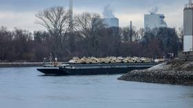 Panzers on the Rhine: US tanks head for Eastern Europe in hollow show of force