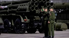 Russia bans military from using smartphones