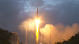 WATCH Russian Soyuz rocket launch 1st OneWeb satellites to revolutionize internet