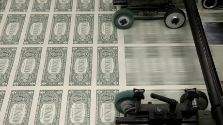 Sheets of United States one dollar bills at the Bureau of Engraving and Printing in Washington © Reuters / Gary Cameron