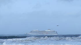 1,300+ people in distress as crippled cruise liner is battered by huge waves off Norway (VIDEOS)