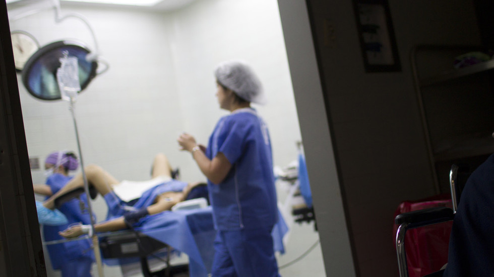 Hundreds Of Women Secretly Filmed Undressing For Treatment At San Diego Hospital — Rt Usa News