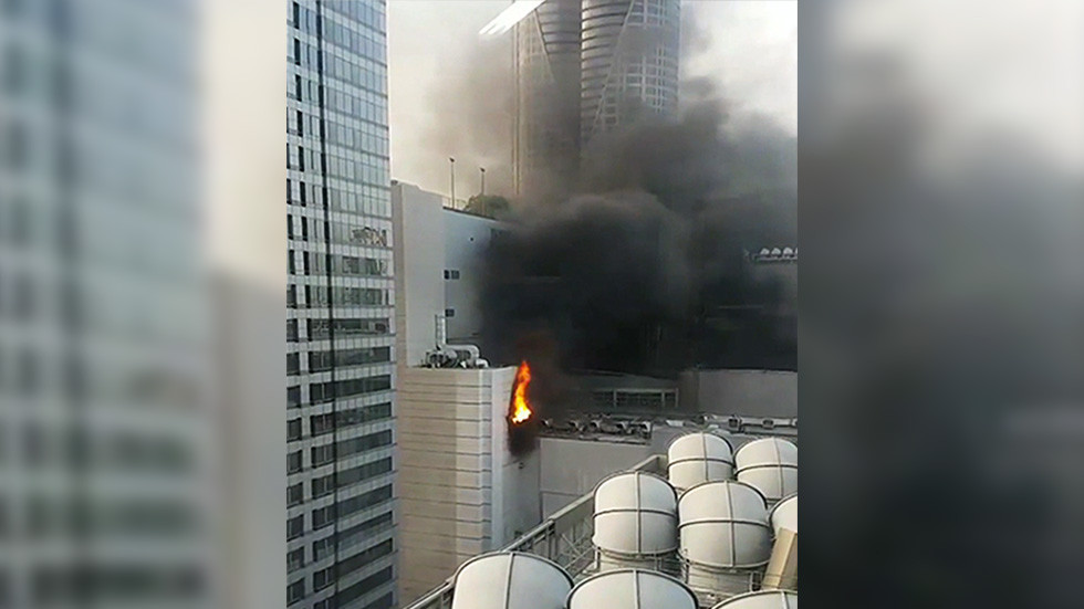 Popular Bangkok Tourist Hotel Up In Flames People Jumping From Skyscraper Videos Rt World News