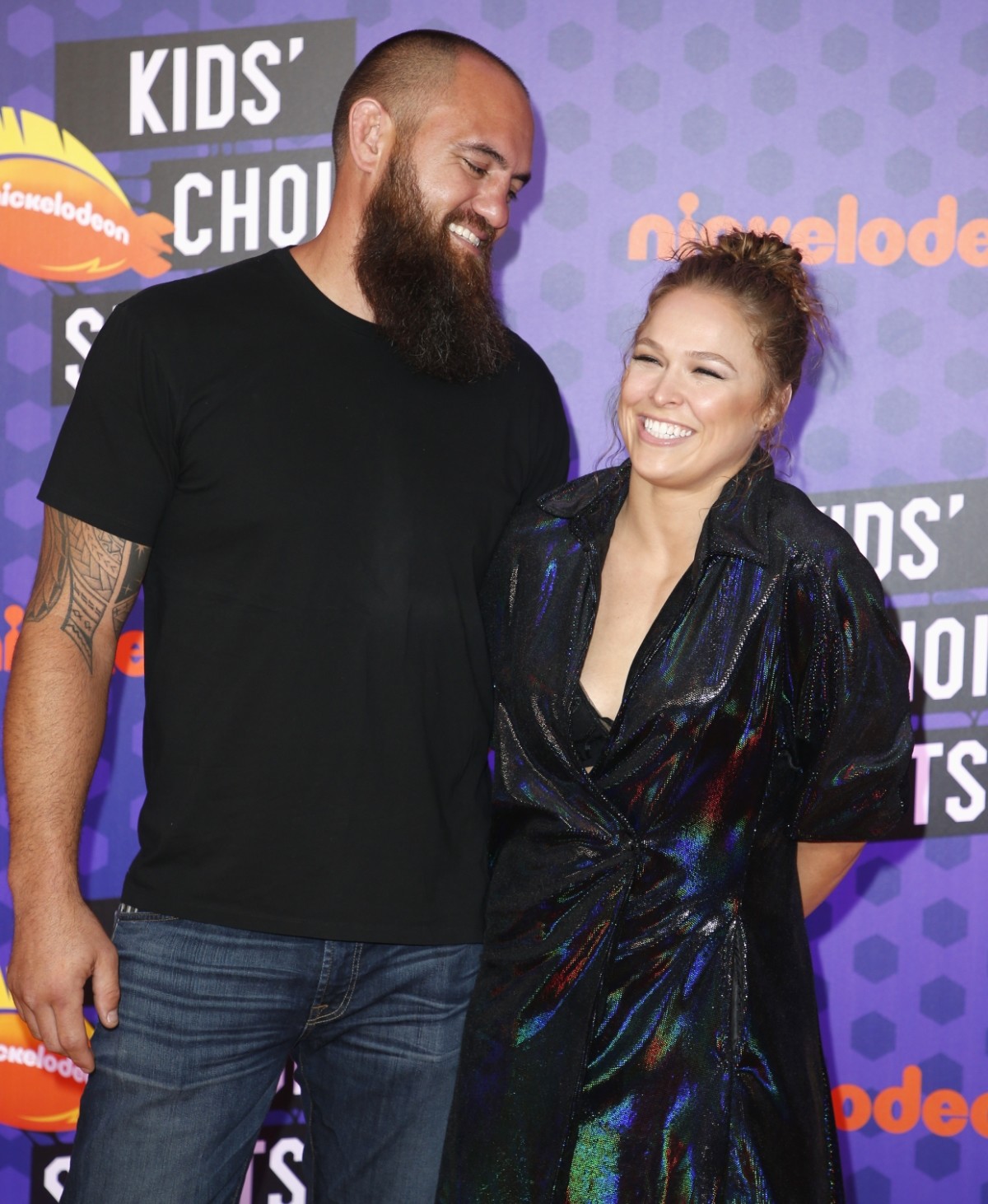 Ronda Rousey's husband Travis Browne defends WWE legend Bret 'Hitman ...