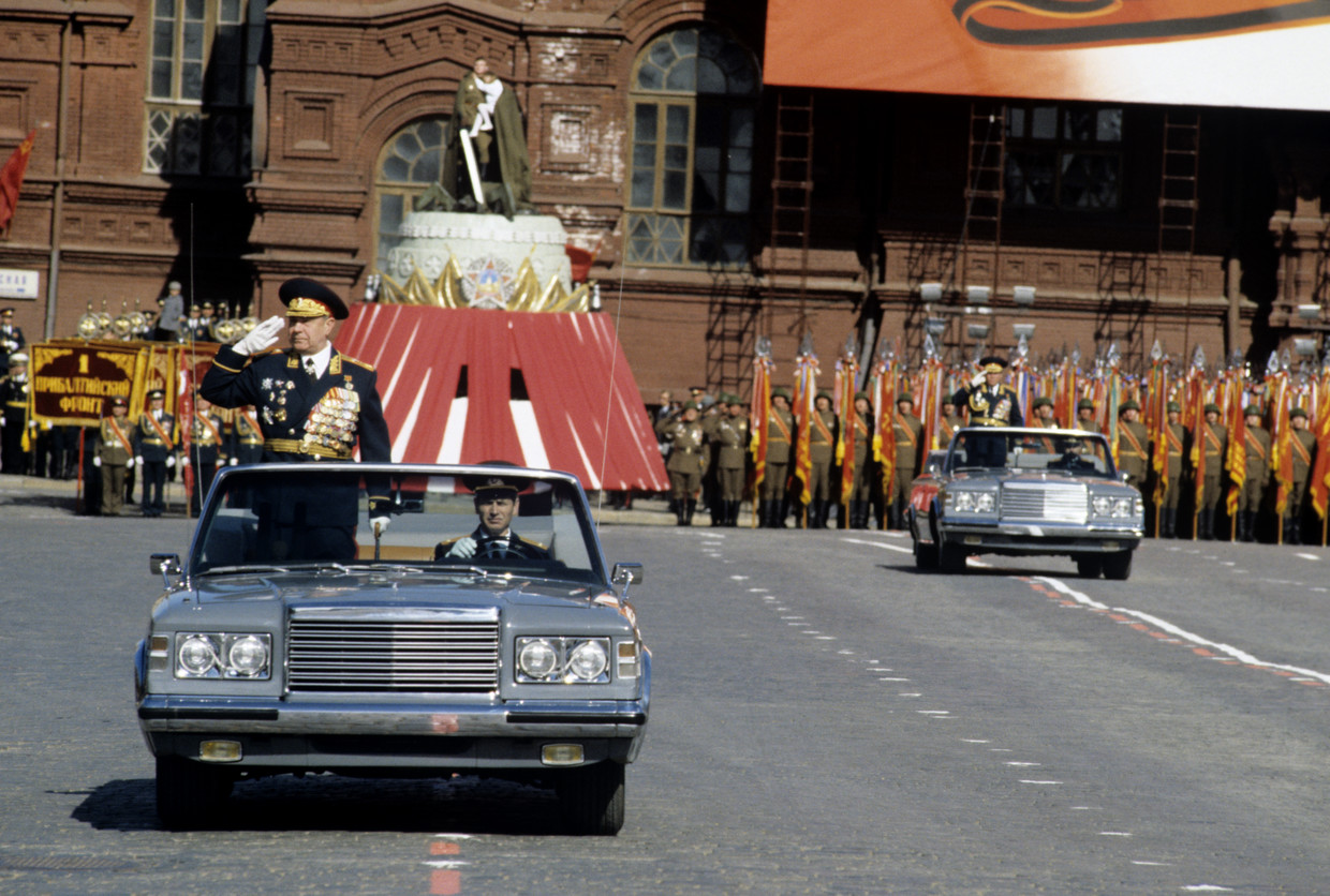 victory day parade on red square in 1990 08