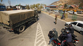 Yellow Vests, ‘eco-anarchists’ & pot smokers: London police arrest 750+ in one busy day (VIDEOS)