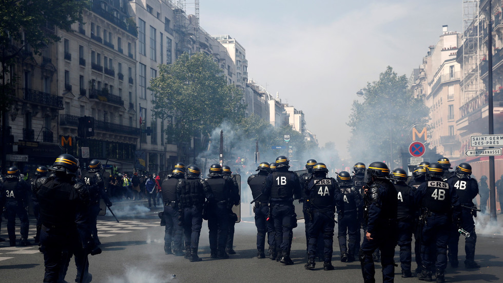 Tear Gas Fired During May Day Demonstrations In Paris, Scores Detained ...