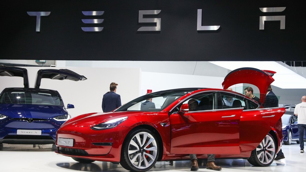 Tesla stock continues to crash as Morgan Stanley adds fuel ...