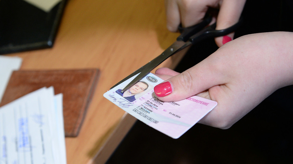 Follower of Flying Spaghetti Monster allowed to wear COLANDER in