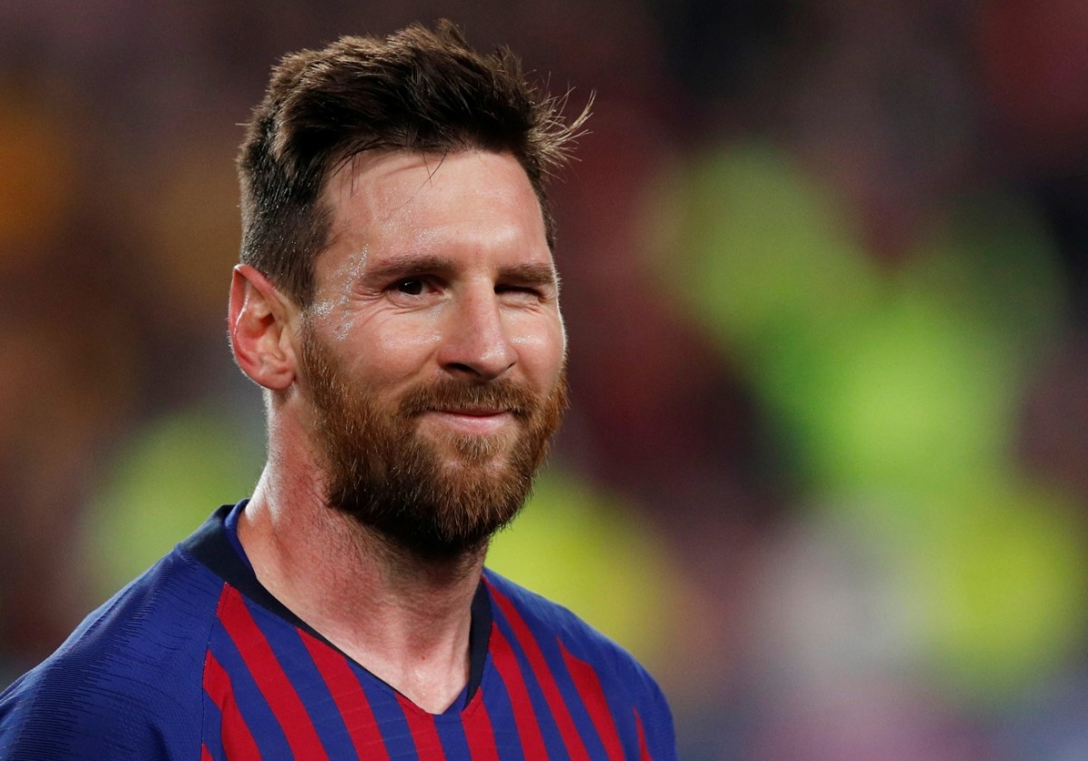 'Messi is a boxer': Liverpool fans protest Messi 'punch' as online