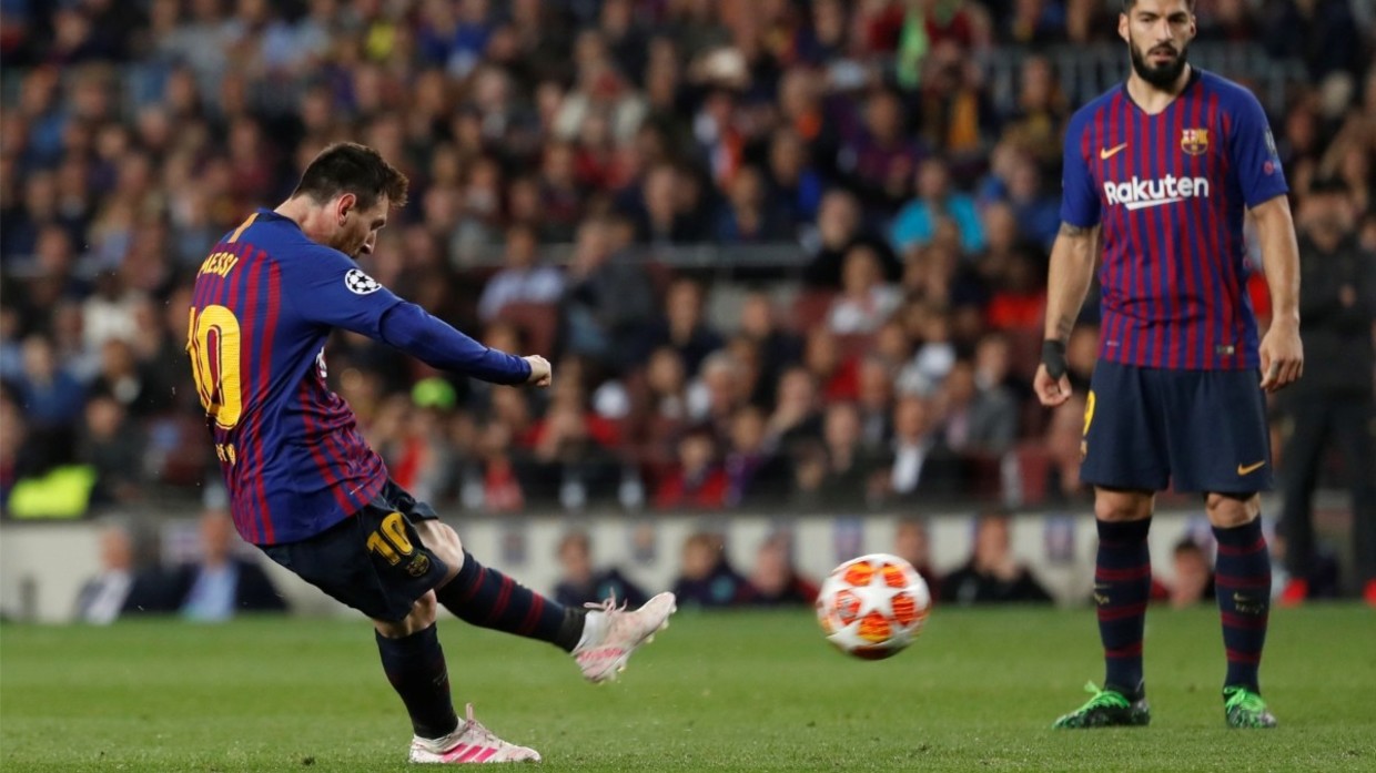 This Guy Is A God Fans React To Messi S Majestic Free Kick As Barca Star Hits 600th Goal Rt Sport News