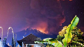Mt. Agung volcano erupts in Bali, spewing lava & hurling rocks (VIDEO, PHOTOS)