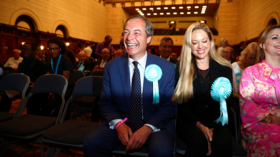 Brexit Party’s formula for success? Uniting right & left against UK establishment