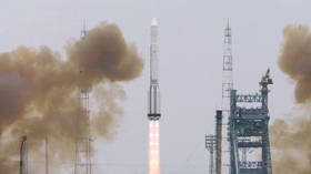 Pentagon melarang perusahaan AS menggunakan peluncuran ruang angkasa & satelit Rusia