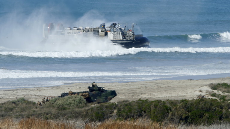 ‘We need points!’ US must invade Venezuela to scare Iran & N. Korea, Graham claims