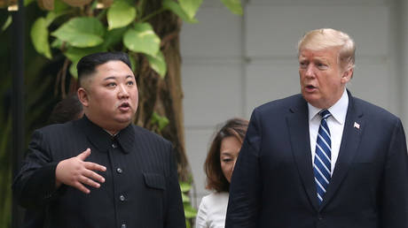 Us North Korea In Talks To Arrange 3rd Trump Kim Summit Moon Says Greeen - donald trump sings havana roblox code