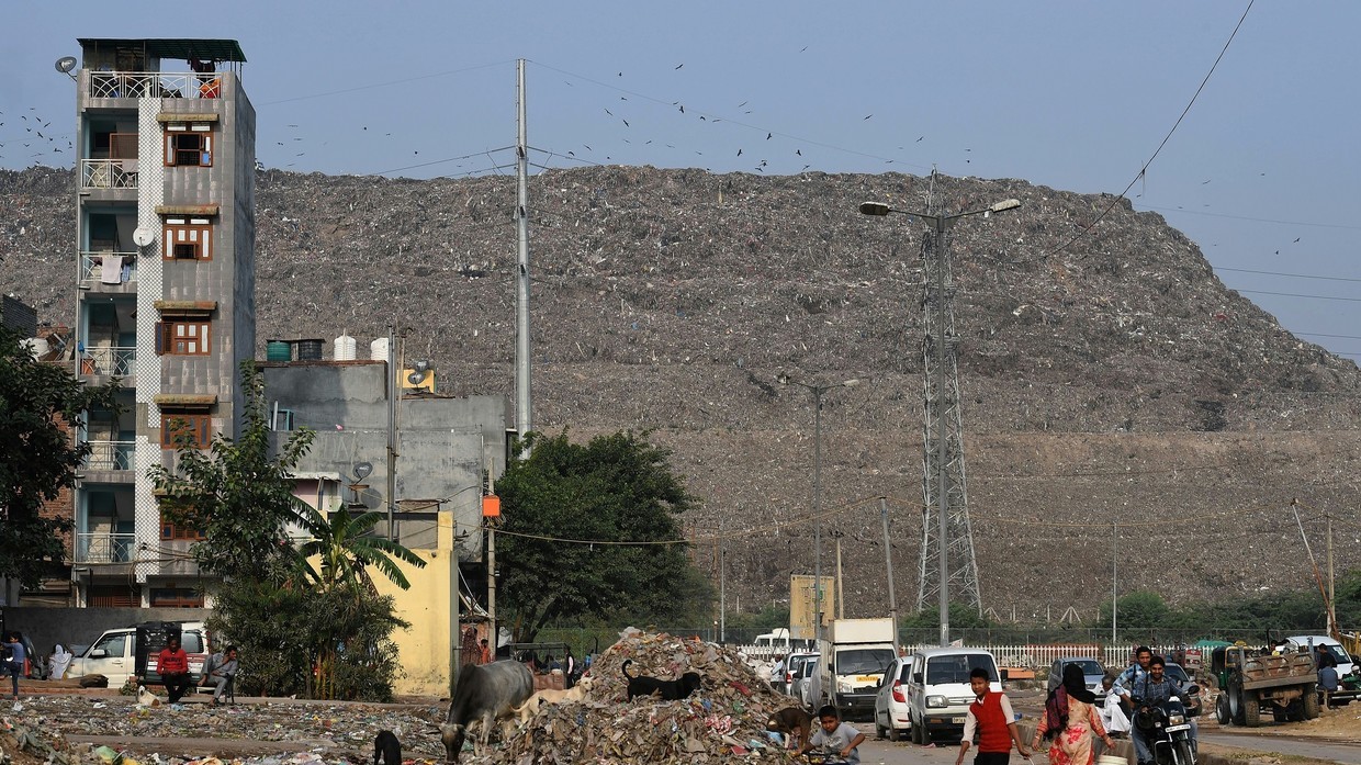 Î‘Ï€Î¿Ï„Î­Î»ÎµÏƒÎ¼Î± ÎµÎ¹ÎºÏŒÎ½Î±Ï‚ Î³Î¹Î± Indiaâ€™s trash mountain will be 'bigger than the Taj Mahal by 2020