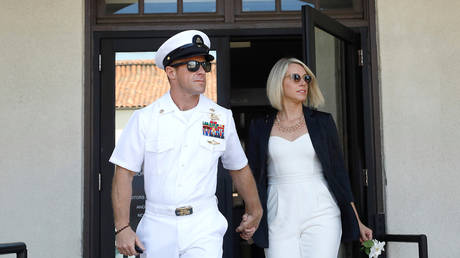 U.S. Navy SEAL Special Operations Chief Edward Gallagher leaves courtroom during his court-martial trial at Naval Base San Diego in San Diego, California , U.S., July 2, 2019. © REUTERS/John Gastaldo