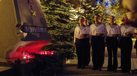 Heroic crew gave their lives to save others during sub disaster &ndash; Russian defense minister