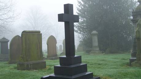 Necropolis crisis: Expert suggests using UK’s highways as green graveyards