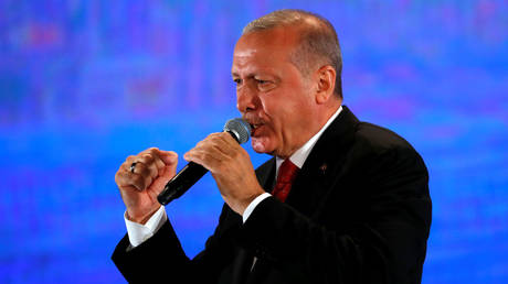 Erdogan hails Russian S-400 delivery, wants to ‘go much further’ and make weapons with Russia