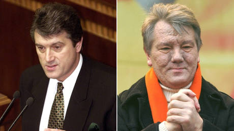 Viktor Yuschenko in 2001 (left) and after the alleged poisoning in 2004 (right) ©  Reuters/YK/AS/CLH;  REUTERS/Vasily Fedosenko