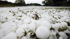 Des pierres de grÃªle de la taille de balles de tennis frappent le centre-sud de la France (PHOTO, VIDÃ‰O)