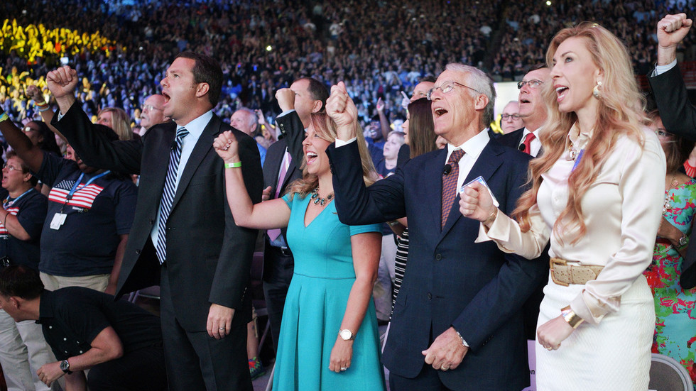 5 facts confirming just HOW incredibly wealthy the world’s richest ...